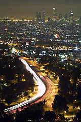  Nighttime view of Downtown L.A. and the Hollywood Freeway von Thomas Pintaric